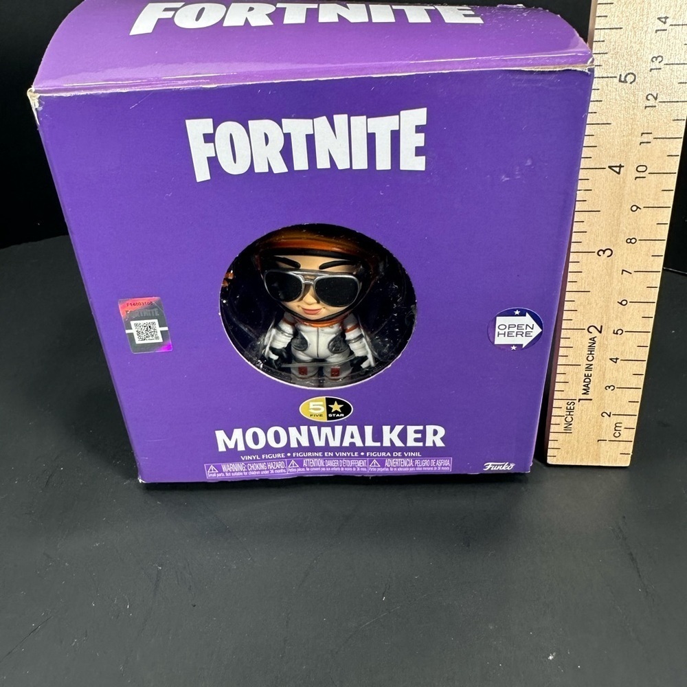 Fortnite Moonwalker Vinyl Figure brand new - Picture 3 of 3
